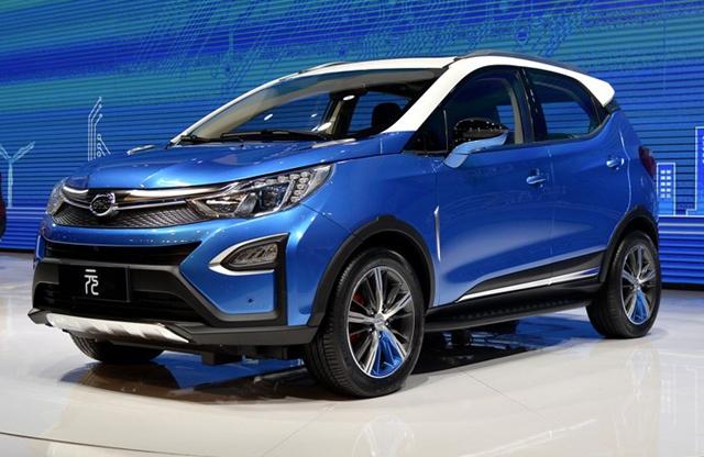 �ȁ���Ԫ����һ�������� ��һ����С��SUV