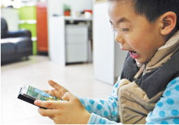 �I���֙C(j��)֮��С�i�ڼ����������֙C(j��)���^�棬�������Α���ǿ�ҕ�l���Еr(sh��)�����m(x��)һ��(g��)�˄�һ���硣���Ӿ��ˣ�С�i�_ʼ���F(xi��n)�����ۡ��۾��۵�ë����������С�iȥ�t(y��)Ժ�z�飬�t(y��)���f����С�i��(j��ng)��һ��(g��)�˄ݲ��ӳ��m(x��)���L�r(sh��)�g��ʹ�i׵������(j��ng)������i׵��ʹ�İY��Ůʿ�@���J(r��n)�R�����}�ć�(y��n)���ԣ��Q��Ҫ����һ��С�i���֙C(j��)�ˡ�