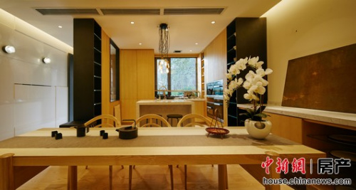 ��Ͷ�lչ���ø�һ܎��B����Ͷ�lչ��8��ǰ�_ʼȫ�̅��c�ˏ�̶�������4.8ƽ�����ｨ�O�õص����wҎ����������һ���_�l��������ס�����O���ٵ����ض����_�l��ֱ��6��8�����ژӰ��g��չʾ�^����l�۵��������̣������f̴�㸮�Ŀ��ԓ��˾�ġ���Ѫ֮������