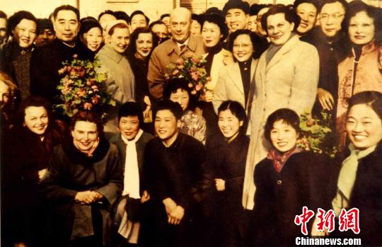 ����6��15�գ������Ї��׼�������Y��I�в�݆���ɷݹ�˾����65����o���ա��Թ�˾�����ԁ����Ї��Ͳ��m�p��ƽ�Ȼ������������I������������ӯ�������ØI������ɇ������lչ�������Ѻ�����������ͻ��ؕ�I���D�������o50������Ї������ܶ����c�в���˾�ĆT������һ�� �в�