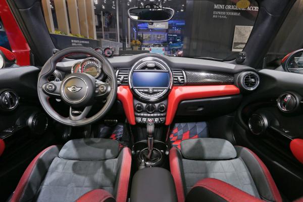 寶馬請來的英特爾和Mobileye均是處理器方面的佼佼者。 視覺中國 資料