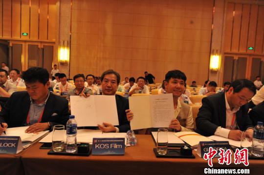 7��7�գ���22���mǢ���m���^(q��)�����ƽ�������c�Ŀ���s�xʽ���m���e�С� ���G�� �z