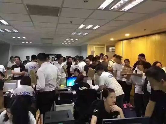 ��12�c����ĳ�н鹫˾�F����